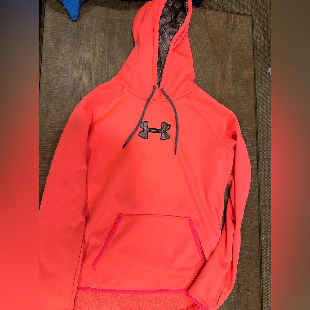 Under Armor Camo sweatshirt